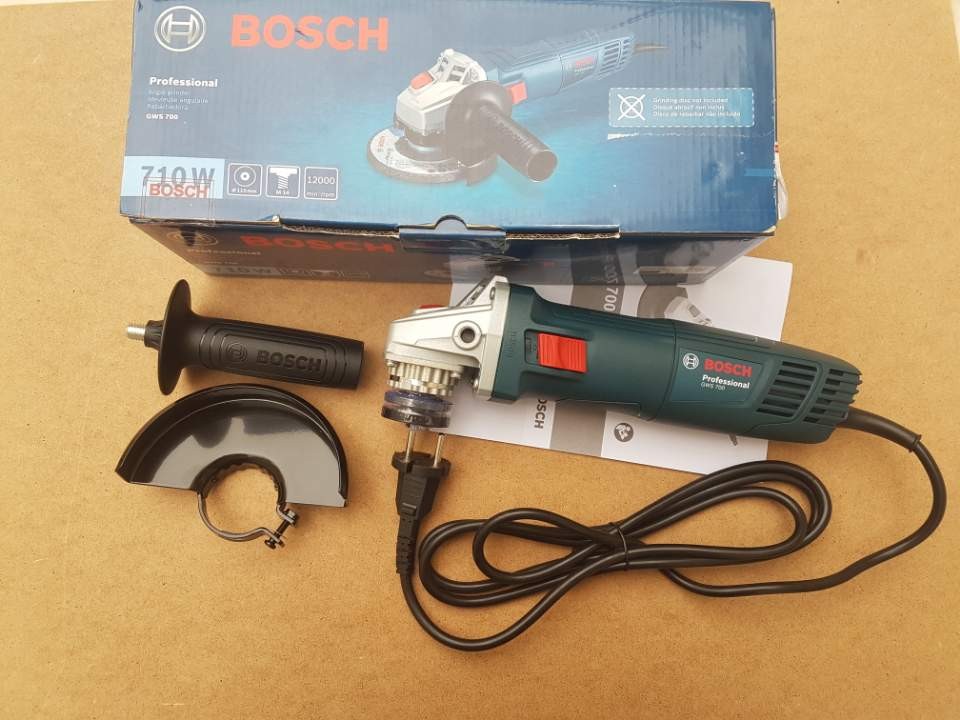 Bosch PACK Meule à disque 115mm 710W + PERCEUSE 570W + GRATUIT à